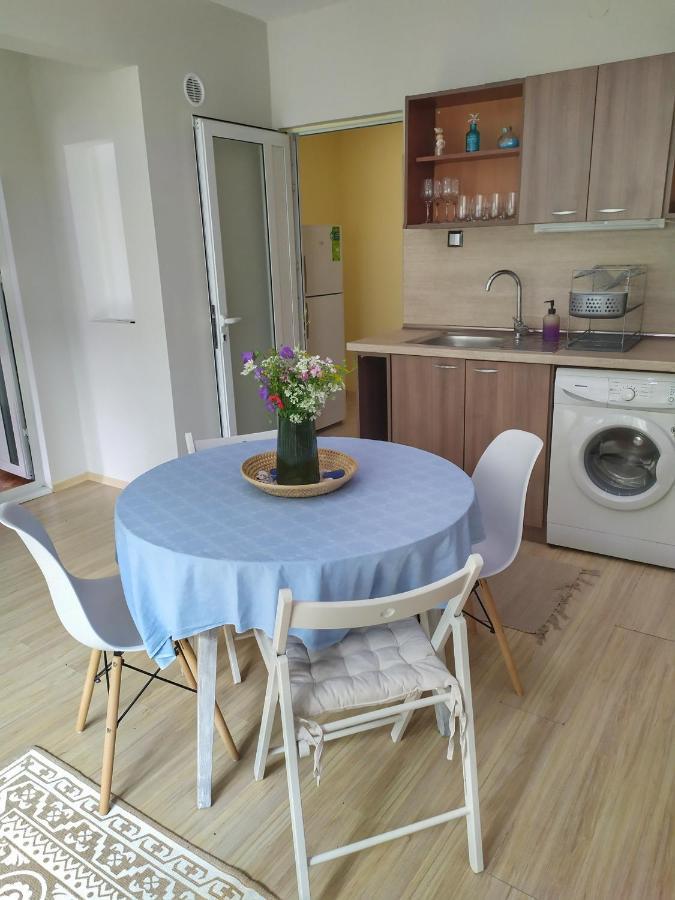 Into The Blue, 4 Guests, 5 Min Away From The Beach Varna Exterior foto